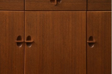 和製ヴィンテージ　日田工芸　チーク材　北欧デザインのキャビネット　(R-075199)