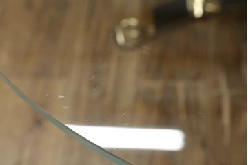 中古　美品　Cassina(カッシーナ)　476-15　BOBOLI(ボボリ)　ガラス天板　個性溢れるデザインが魅力のオーバルローテーブル(リビングテーブル、センターテーブル)(定価約68万円)(R-075201)
