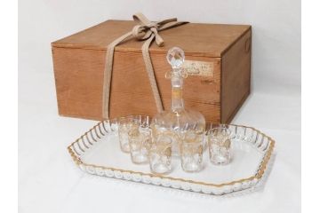 極希少　フランス　1900年代　オールドサンルイ　タルマ　TALMA　金彩　繊細なデザインが上品な雰囲気を醸し出すリキュールセット(ヨーロッパ最古のクリスタルガラスメーカー、Saint Louis、デカンタ、デキャンタ、カラフェ、グラス5客、アンティーク、トレー、トレイ、木箱付き)(検索ワード:オールドバカラ)(R-075224)