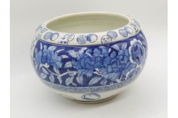 江戸期　上手物　古伊万里　染付　窓絵　丁寧に描かれた様々な絵柄が素敵な鉢(深鉢)(R-075235)