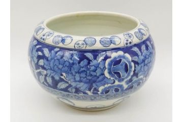 江戸期　上手物　古伊万里　染付　窓絵　丁寧に描かれた様々な絵柄が素敵な鉢(深鉢)(R-075235)