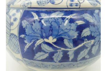 江戸期　上手物　古伊万里　染付　窓絵　丁寧に描かれた様々な絵柄が素敵な鉢(深鉢)(R-075235)