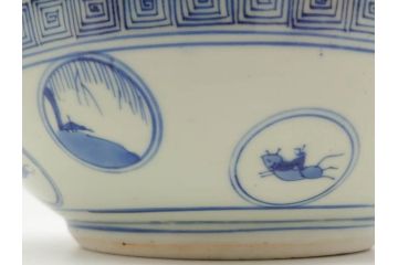 江戸期　上手物　古伊万里　染付　窓絵　丁寧に描かれた様々な絵柄が素敵な鉢(深鉢)(R-075235)