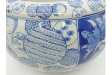 江戸期　上手物　古伊万里　染付　窓絵　丁寧に描かれた様々な絵柄が素敵な鉢(深鉢)(R-075235)