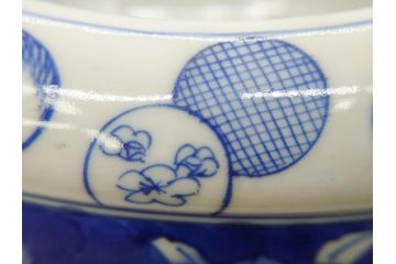 江戸期　上手物　古伊万里　染付　窓絵　丁寧に描かれた様々な絵柄が素敵な鉢(深鉢)(R-075235)