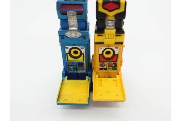 当時物　昭和レトロ　ポピー　DX 超合金　ゴッドマーズ　ゴッドシグマ(GB-17)　ゴライオン(GB-35)　闘将ダイモス(GA-84)　サンバルカン(GB-32)　バトルシャーク(PB-83)　ゴッドフェニックス(PB-73)　スタークロー(PB-46)　ジュウレンジャー ジュウマンモス 盾　マシーンブラスター サンダイオー　ザンボット3　バラタック　13点セット(R-75242)