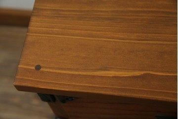 中古　岩谷堂箪笥　天板リメイク　美しい木目と存在感のある金具が魅力的なローチェスト(ローボード、サイドボード、リビングボード、テレビ台、テレビボード、引き出し、和箪笥、収納タンス)(R-075264)