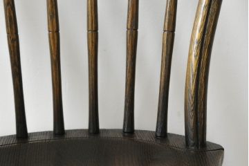 中古　飛騨産業　PROVINCIAL(プロヴィンシャル・プロビンシャル)　キツツキ　オーク材　背板のデザインがおしゃれなボウバックチェア(ウィンザーチェア、板座チェア、ダイニングチェア、椅子、イス、ウインザーチェア)(定価約15万円)(R-075265)