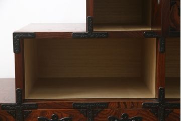 中古　岩谷堂箪笥　美しい木目と立派な金具が目を惹く階段箪笥(和箪笥、収納箪笥、引き出し)(R-075271)