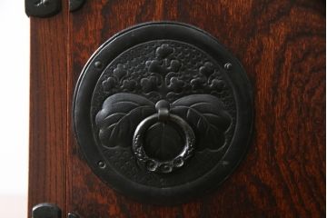中古　岩谷堂箪笥　美しい木目と立派な金具が目を惹く階段箪笥(和箪笥、収納箪笥、引き出し)(R-075271)
