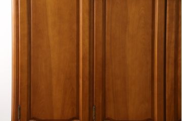 中古　美品!!　横浜ダニエル(daniel)　横浜クラシック家具　Etranger(エトランジェ)　E-101　クラシカルな佇まいが魅力的なワードローブ(洋服タンス、収納棚、戸棚、キャビネット)(定価約140万円)(R-075295)