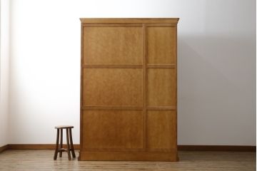 中古　美品!!　横浜ダニエル(daniel)　横浜クラシック家具　Etranger(エトランジェ)　E-101　クラシカルな佇まいが魅力的なワードローブ(洋服タンス、収納棚、戸棚、キャビネット)(定価約140万円)(R-075295)