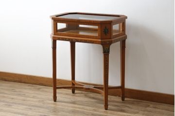 中古　メートランドスミス(MAITLAND SMITH)　キュリオケース　細部まで拘りあるデザインが素敵なサイドテーブル(ガラスケース、コンソールテーブル、ディスプレイケース、飾り棚、ショーケース、英国、店舗什器)(R-075296)