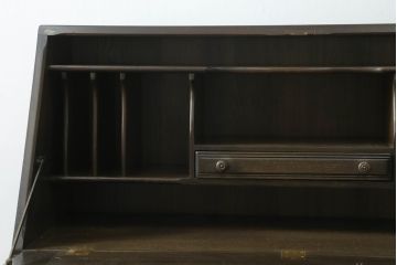 中古　美品　希少モデル　ERCOL(アーコール)　エルム材　クラシカルな佇まいで落ち着いた雰囲気を醸し出すライティングビューロー(ワークデスク、簿記机、収納棚、戸棚、在宅用、在宅ワーク用)(R-075298)