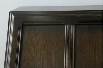 中古　美品　希少モデル　ERCOL(アーコール)　エルム材　クラシカルな佇まいで落ち着いた雰囲気を醸し出すライティングビューロー(ワークデスク、簿記机、収納棚、戸棚、在宅用、在宅ワーク用)(R-075298)