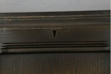 中古　美品　希少モデル　ERCOL(アーコール)　エルム材　クラシカルな佇まいで落ち着いた雰囲気を醸し出すライティングビューロー(ワークデスク、簿記机、収納棚、戸棚、在宅用、在宅ワーク用)(R-075298)
