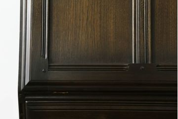 中古　美品　希少モデル　ERCOL(アーコール)　エルム材　クラシカルな佇まいで落ち着いた雰囲気を醸し出すライティングビューロー(ワークデスク、簿記机、収納棚、戸棚、在宅用、在宅ワーク用)(R-075298)