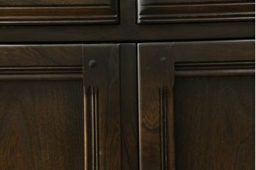 中古　美品　希少モデル　ERCOL(アーコール)　エルム材　クラシカルな佇まいで落ち着いた雰囲気を醸し出すライティングビューロー(ワークデスク、簿記机、収納棚、戸棚、在宅用、在宅ワーク用)(R-075298)