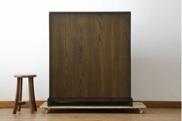 中古　美品　希少モデル　ERCOL(アーコール)　エルム材　クラシカルな佇まいで落ち着いた雰囲気を醸し出すライティングビューロー(ワークデスク、簿記机、収納棚、戸棚、在宅用、在宅ワーク用)(R-075298)