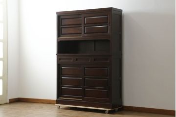 中古　特注デザイン　松本民芸家具　落ち着きのある佇まいが魅力的な食器棚(カップボード、キャビネット、戸棚、収納棚)(定価約80万円)(R-075338)