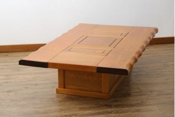中古　大振り　ニレ材　明るい木の色味と木目が美しい囲炉裏テーブル(木製火鉢、長火鉢、ローテーブル、座卓)(R-075339)