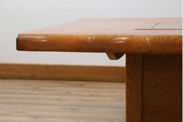 中古　大振り　ニレ材　明るい木の色味と木目が美しい囲炉裏テーブル(木製火鉢、長火鉢、ローテーブル、座卓)(R-075339)