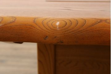 中古　大振り　ニレ材　明るい木の色味と木目が美しい囲炉裏テーブル(木製火鉢、長火鉢、ローテーブル、座卓)(R-075339)