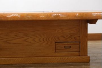 中古　大振り　ニレ材　明るい木の色味と木目が美しい囲炉裏テーブル(木製火鉢、長火鉢、ローテーブル、座卓)(R-075339)