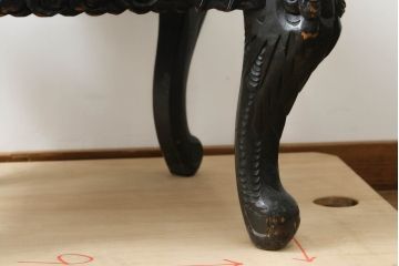 アジアンビンテージ　大迫力!!　龍と鳳凰の彫刻が目を惹く存在感抜群のアームチェア(一人掛け、ダイニングチェア、椅子、イス、板座チェア、ヴィンテージ)(R-075344)