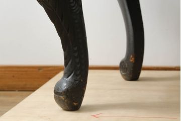 アジアンビンテージ　大迫力!!　龍と鳳凰の彫刻が目を惹く存在感抜群のアームチェア(一人掛け、ダイニングチェア、椅子、イス、板座チェア、ヴィンテージ)(R-075344)