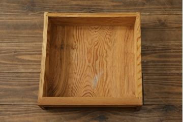 和製ビンテージ　温かみのある色合いと美しい木目が魅力の茶棚(違い棚、飾り棚、収納棚、戸棚、ヴィンテージ)(R-075345)
