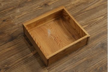 和製ビンテージ　温かみのある色合いと美しい木目が魅力の茶棚(違い棚、飾り棚、収納棚、戸棚、ヴィンテージ)(R-075345)