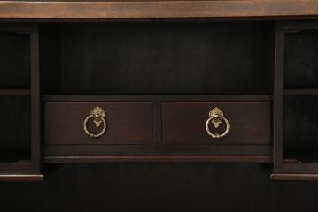 和製ビンテージ　高級品!!　神戸洋家具　桜材　美しい彫刻のライティングビューロー(ワークデスク、簿記机、収納棚、戸棚、在宅用、在宅ワーク用、ヴィンテージ)(R-075346)