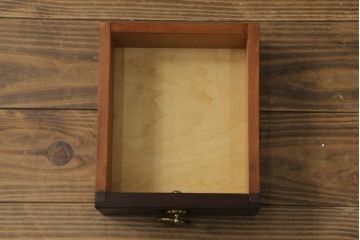 和製ビンテージ　高級品!!　神戸洋家具　桜材　美しい彫刻のライティングビューロー(ワークデスク、簿記机、収納棚、戸棚、在宅用、在宅ワーク用、ヴィンテージ)(R-075346)