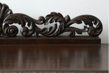 和製ビンテージ　高級品!!　神戸洋家具　桜材　美しい彫刻のライティングビューロー(ワークデスク、簿記机、収納棚、戸棚、在宅用、在宅ワーク用、ヴィンテージ)(R-075346)