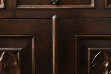 和製ビンテージ　高級品!!　神戸洋家具　桜材　美しい彫刻のライティングビューロー(ワークデスク、簿記机、収納棚、戸棚、在宅用、在宅ワーク用、ヴィンテージ)(R-075346)