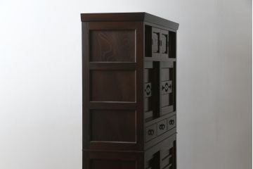 中古　美品!!　高級品!!　九州民芸家具　欅(ケヤキ)材　上質な和の空間を演出する二段重ね水屋箪笥(食器棚、茶タンス、キャビネット、収納棚、戸棚、重ねタンス、店舗什器)(定価約100万円)(R-075347)