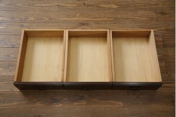 中古　美品!!　高級品!!　九州民芸家具　欅(ケヤキ)材　上質な和の空間を演出する二段重ね水屋箪笥(食器棚、茶タンス、キャビネット、収納棚、戸棚、重ねタンス、店舗什器)(定価約100万円)(R-075347)