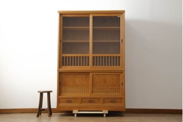 中古　美品!!　高級品　品のある佇まいが目を惹く屋久杉の茶箪笥(食器棚、収納棚、戸棚、キャビネット、引き出し、店舗什器)(定価約65万円)(R-075350)
