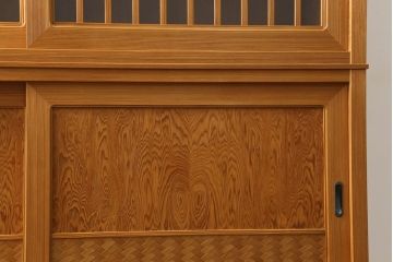 中古　美品!!　高級品　品のある佇まいが目を惹く屋久杉の茶箪笥(食器棚、収納棚、戸棚、キャビネット、引き出し、店舗什器)(定価約65万円)(R-075350)