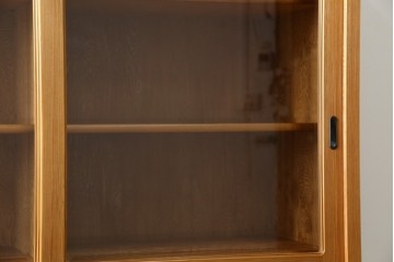 中古　美品!!　高級品　品のある佇まいが目を惹く屋久杉の茶箪笥　定価約65万円相当　(R-075350)