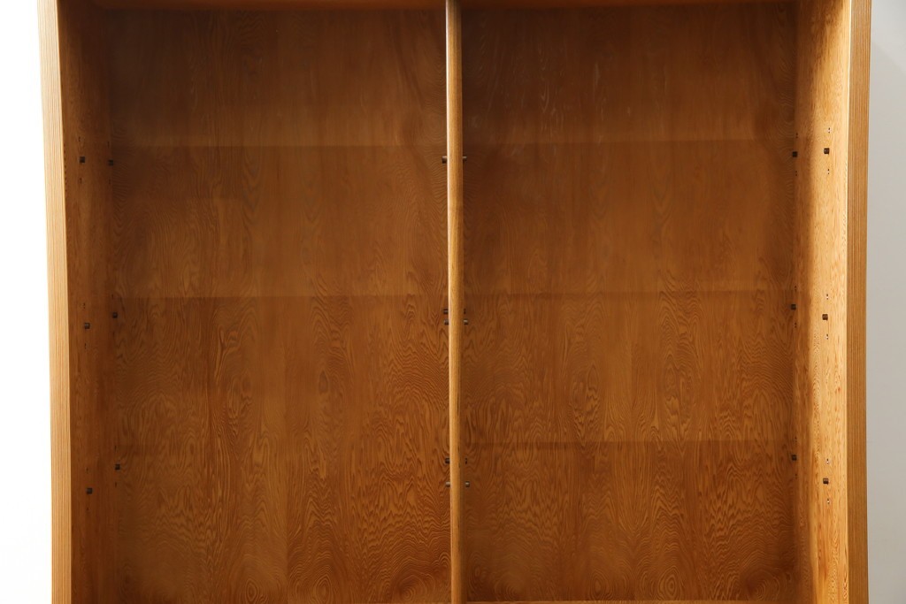 中古　美品!!　高級品　品のある佇まいが目を惹く屋久杉の茶箪笥　定価約65万円相当　(R-075350)