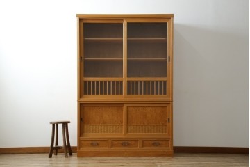 中古　美品!!　高級品　品のある佇まいが目を惹く屋久杉の茶箪笥　定価約65万円相当　(R-075350)