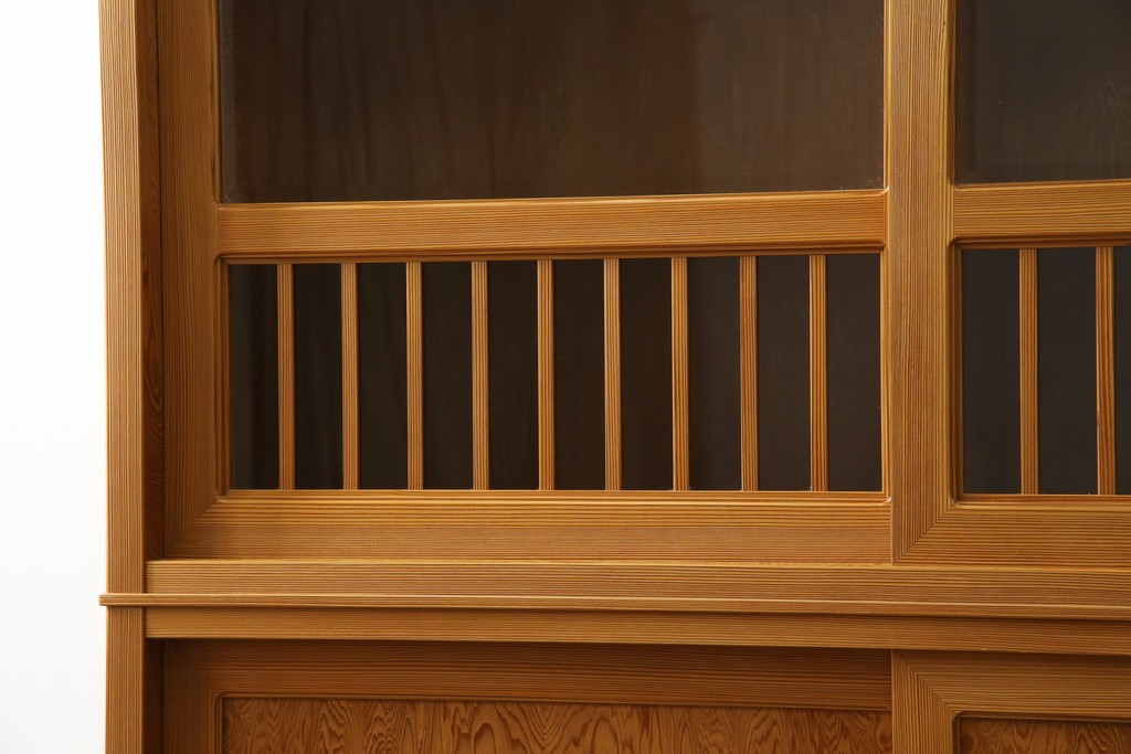 中古　美品!!　高級品　品のある佇まいが目を惹く屋久杉の茶箪笥　定価約65万円相当　(R-075350)