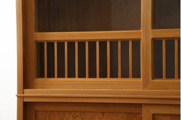 中古　美品!!　高級品　品のある佇まいが目を惹く屋久杉の茶箪笥　定価約65万円相当　(R-075350)