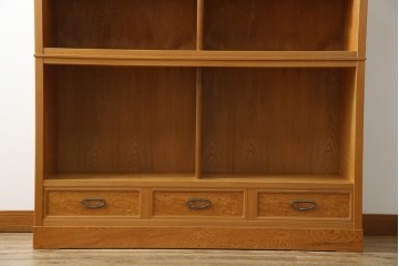 中古　美品!!　高級品　品のある佇まいが目を惹く屋久杉の茶箪笥　定価約65万円相当　(R-075350)