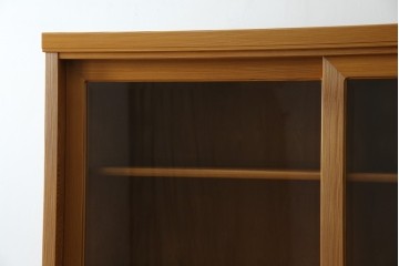 中古　美品!!　高級品　品のある佇まいが目を惹く屋久杉の茶箪笥　定価約65万円相当　(R-075350)