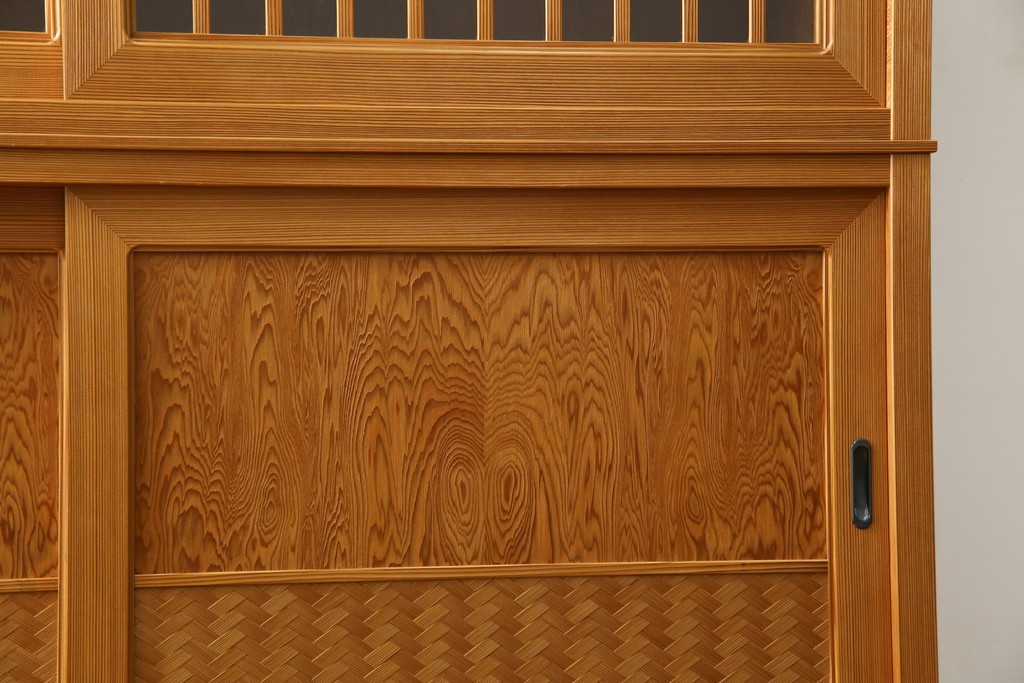 中古　美品!!　高級品　品のある佇まいが目を惹く屋久杉の茶箪笥　定価約65万円相当　(R-075350)