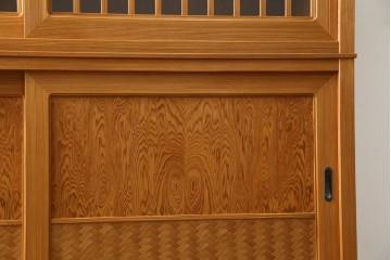 中古　美品!!　高級品　品のある佇まいが目を惹く屋久杉の茶箪笥　定価約65万円相当　(R-075350)