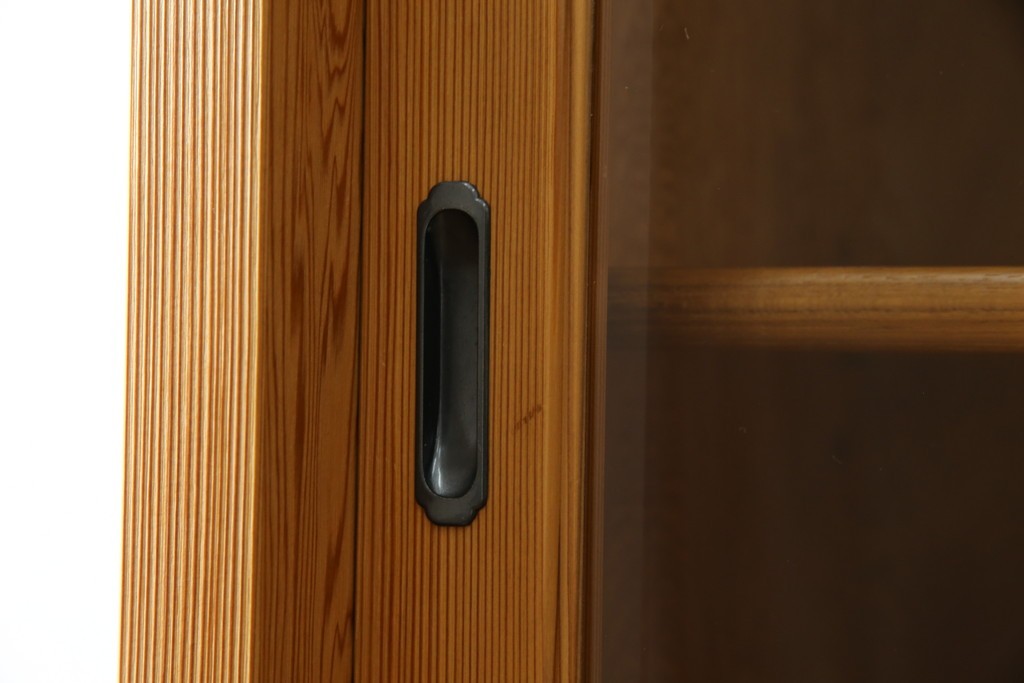 中古　美品!!　高級品　品のある佇まいが目を惹く屋久杉の茶箪笥　定価約65万円相当　(R-075350)